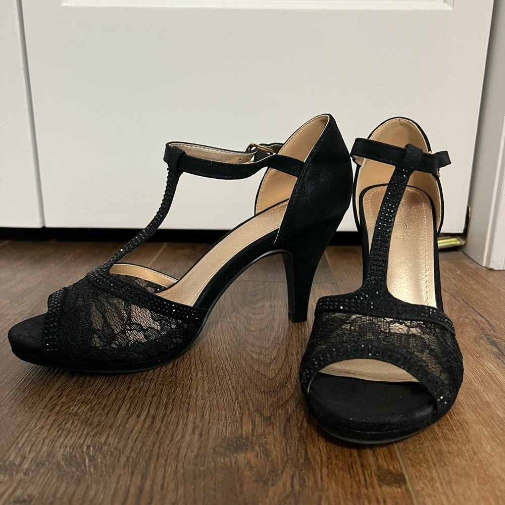 Dream Pairs Black T-Strap Lace Heels